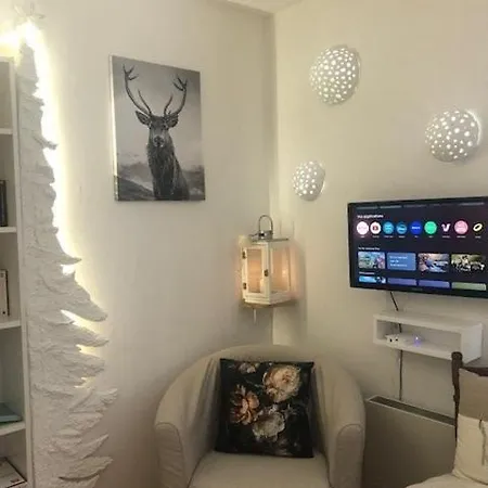 Les Quatre Saisons Apartment *